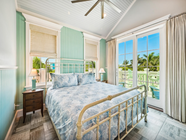 Duplex off Gulf Drive and 76th within walking distance to the beach